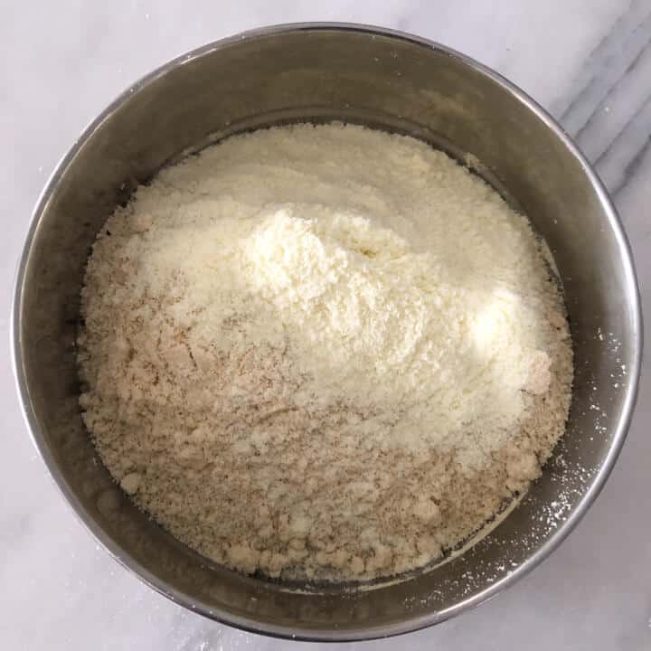Milk powder and cashew powder mixture