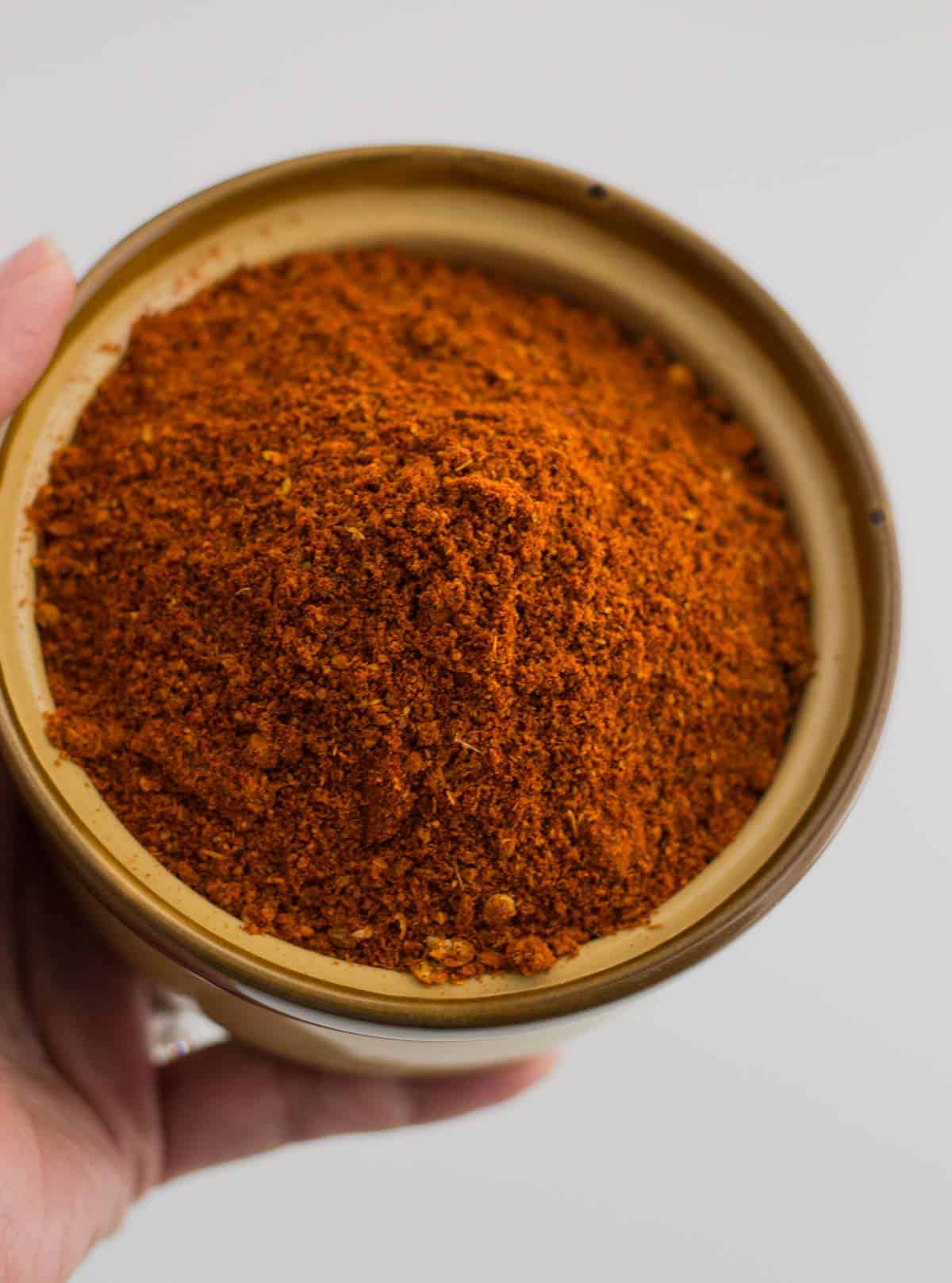 Cut your cooking time for Mangalorean dishes substantially by making this easy Bunts Style Kundapur Masala Powder ahead of time. This spice mix is what most Mangaloreans use for their vegetarian as well as non-vegetarian dishes.