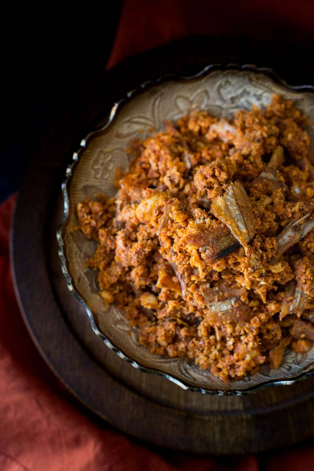 If you have loved fish cuisine in all its different forms, this easy-to-prepare tangy dried fish (or meen) chutney will be a welcome addition to your staple diet. Fish chutney paired with the nutritious Ganji (brown rice porridge or gruel) is comfort food at its best.