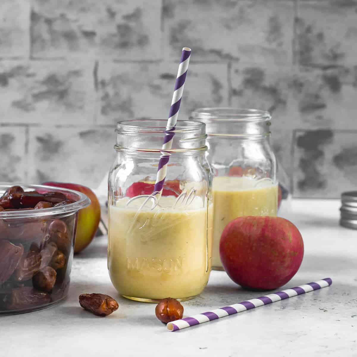 Healthy and Easy Apple Smoothie