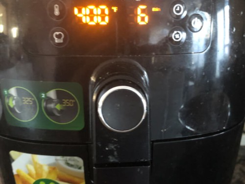The air fryer set to 6 minutes at 400°F.