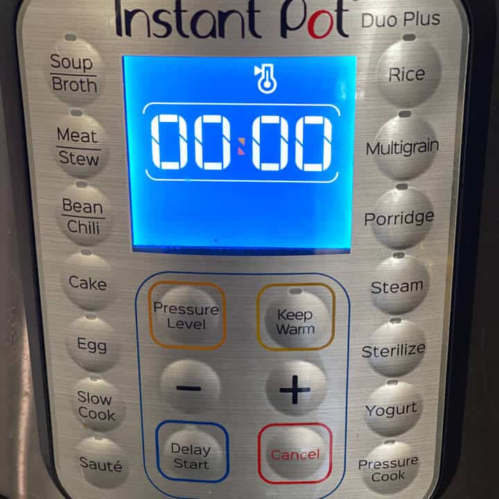 The front of an instant pot set to 0 minutes.