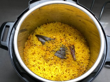 Yellow rice in instant pot without cooking.
