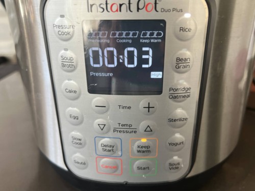 An Instant Pot cooker set to 3 minutes.